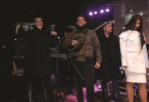 …η παρωδία που στήθηκε παραμονή Πρωτοχρονιάς στην Κεντρική πλατεία της Ξάνθης όπου συγκεντρώθηκαν μερικές δεκάδες άνθρωποι για ένα δήθεν πρόγραμμα που δεν κράτησε ούτε είκοσι λεπτά