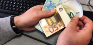 Μόνιμο επίδομα μια φορά το χρόνο σε συνταξιούχους με μηνιαίο εισόδημα ως 1.500 ευρώ από το Δεκέμβριο του 2020