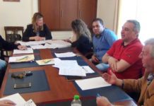 Ένταση στην επιτροπή ποιότητας ζωής λόγω της ανάκλησης άδειας μικροπωλητών