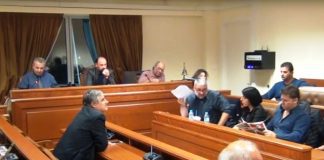 Πυρ ομαδόν από την αντιπολίτευση για ερασιτεχνικούς χειρισμούς με προφανείς σκοπιμότητες