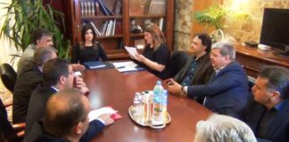 Τα θέματα της αυτοδιοίκησης συζήτησε η υφυπουργός εσωτερικών με τον αντιπεριφερειαρχη και τους δημάρχους της Ξάνθης