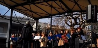 Μάγεψε το κοινό της Ξάνθης στην κεντρική πλατεία η μικτη χορωδία του κέντρου πολιτισμού δήμου Ξάνθης