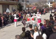 Πολύς κόσμος και στην καρναβαλική παρέλαση του Πολυσιτου
