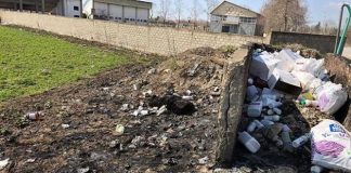 Θλιβερό θέαμα οι πεταμένες συσκευασίες φυτοφαρμάκων σε περιοχή της Γενισεας – Κίνδυνος μόλυνσης του υδροφόρου ορίζοντα