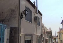 Οι φθορές λογω των καιρικών φαινομένων στους φανοστάτες και τους λαμπτήρες οδοφωτισμου είναι εμφανείς στην περιοχή του Λ. Πύργου