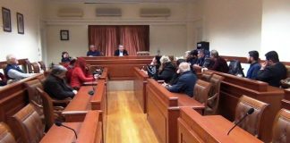 Χωρίς «παρατράγουδα» συνεδρίασε η διαπαραταξιακη επιτροπή για τους χώρους προβολής συνδυασμών και κομμάτων