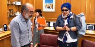 Πόρτα από Βαγγελη Λαμπακη στους εκπροσώπους της εταιρείας που διερευνά την εξόρυξη χρυσού στη Θράκη