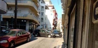 Τροχαίο ατύχημα με σύγκρουση δυο οχημάτων σημειώθηκε το πρωί της Τετάρτης στη συμβολή των οδών Αν. Θράκης και Αγ. Ελευθερίου