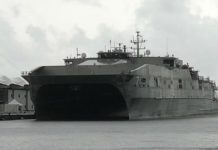 Τον ΟΛΑ επισκέφτηκαν ο καπετάνιος του αμερικανικού πλοίου carson city και η διπλωματική ακόλουθος της αμερικανικής πρεσβείας