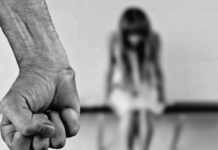Κακοποίηση ανήλικης στη Θάσο: Θέλω να σαπίσουν και οι δυο στη φυλακή, λέει ο πατέρας