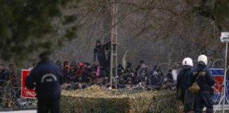 Νέα νύχτα έντασης στον Έβρο – Τρόφιμα θα μοιραστούν σε στρατιώτες και αστυνομικούς