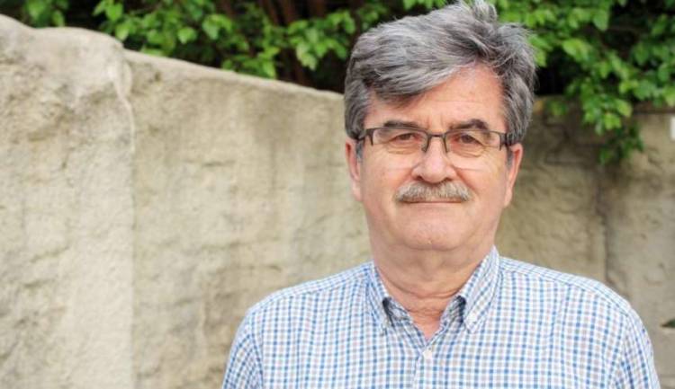 Τάσος Καραδέδος: Βέβαιη η κορύφωση της πανδημίας το επόμενο δίμηνο
