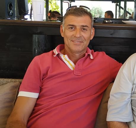 Αστυνομικός έσωσε 6χρονο κοριτσάκι από πνιγμό στην παραλία Μαγγάνων