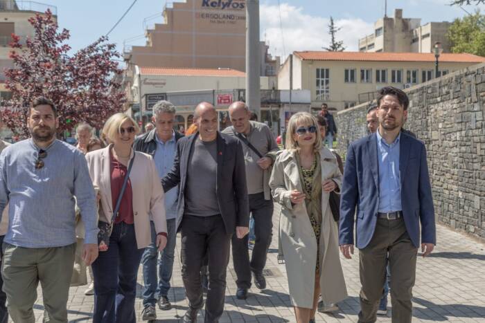 Παρουσίαση του ψηφοδελτίου του Μερα 25 στην Ξάνθη με Βαρουφάκη