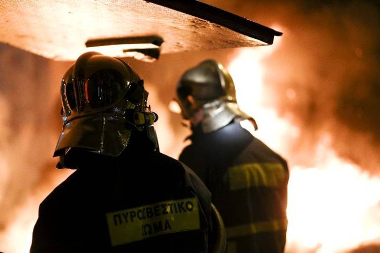 Συναγερμός γαι πυρκαγιά σε διορωφο στη Θαλασσιά !