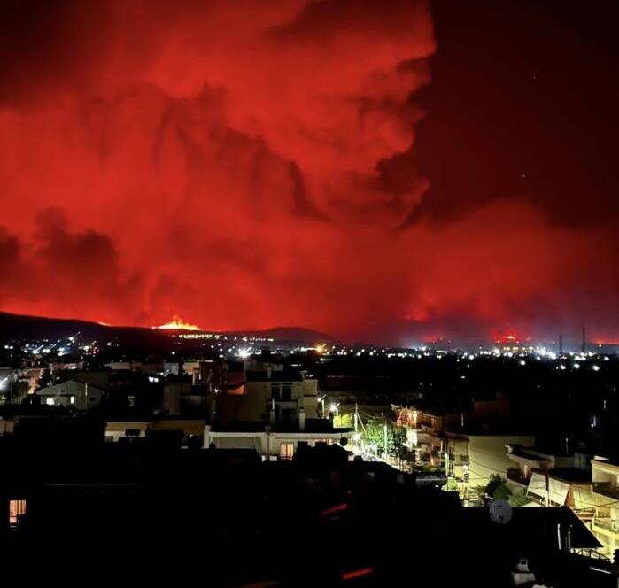 Νύχτα αγωνίας στην περιοχή του Ιάσμου. Συνεχίζεται η κατάσβεση και στο Διαλεκτό