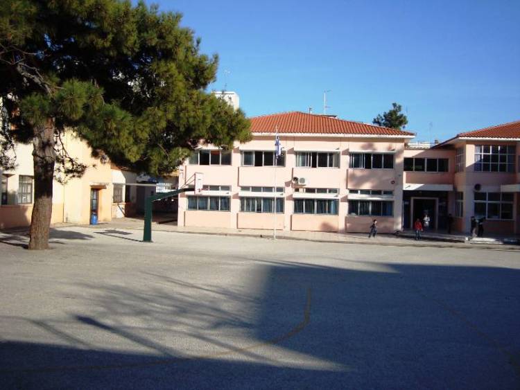 Στο Δημοτικό Συμβούλιο ο Διδασκαλικός Σύλλογος ενάντια στην κατάργηση του 18ου Δημοτικού