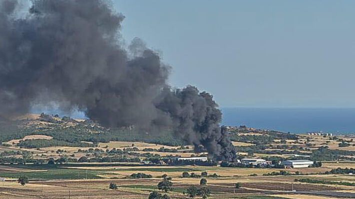 Φωτιά σε εργοστάσιο ανακύκλωσης στην Αλεξανδρούπολη. Ειδοποίηση του 112 για τους καπνούς